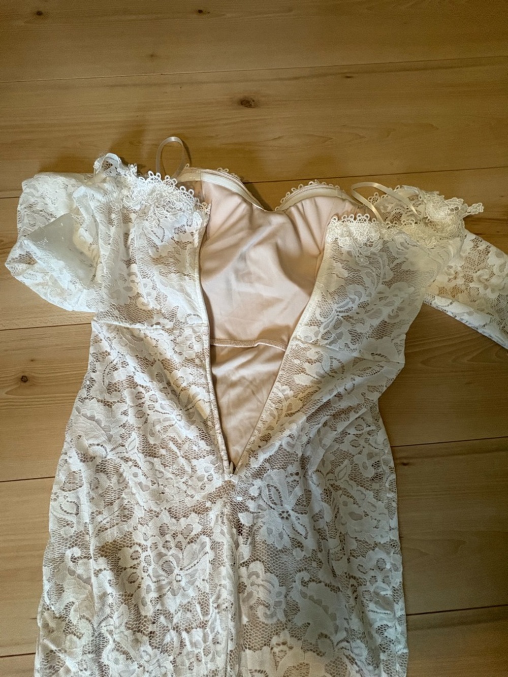SHEIN-Elegant Off-Shoulder White Lace Evening Gown with Side Slit - Picture 6 of 11